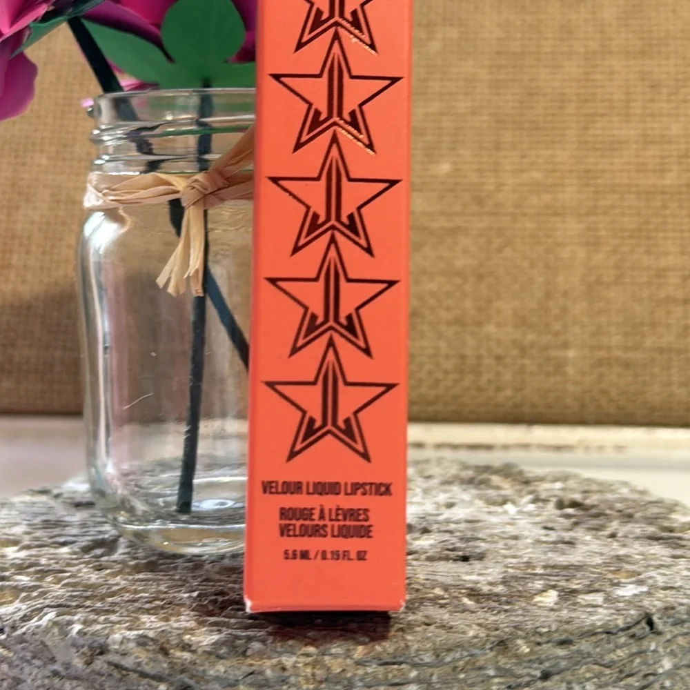 Jeffree Star Velour Liquid‎ Lipstick in Pain Is Pleasure